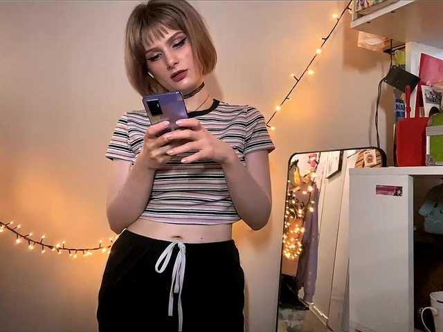 AideWaddick live cam on BongaCams
