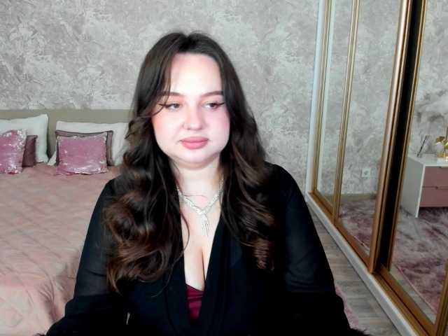 MaddyCroft live cam on BongaCams