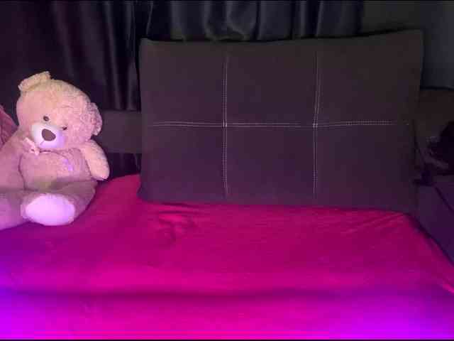 Demi-Lilllly webcam