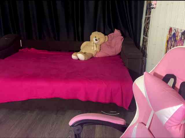 Demi-Lilllly webcam