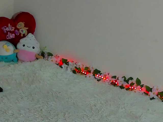 Ariel-Pink live cam on BongaCams