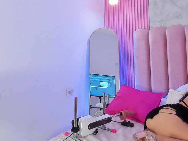 Ariel-Pink live cam on BongaCams