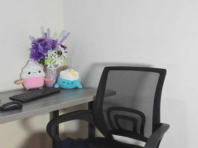 Ariel-Pink live cam on BongaCams