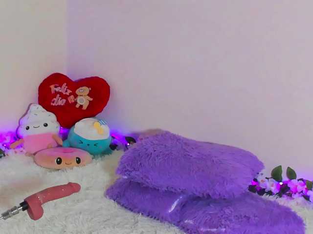Ariel-Pink live cam on BongaCams
