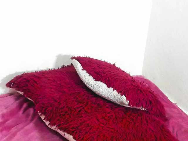 Ariel-Pink live cam on BongaCams