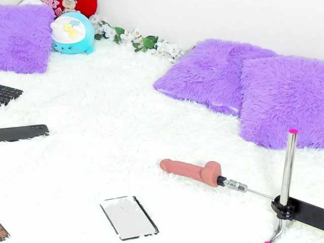 Ariel-Pink live webcam show