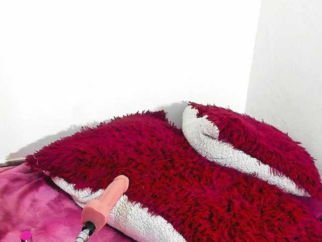 Ariel-Pink live cam on BongaCams