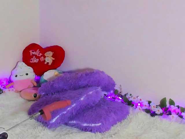 Ariel-Pink live cam on BongaCams
