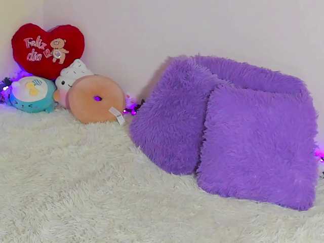 Ariel-Pink live cam on BongaCams