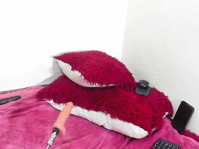 Ariel-Pink live cam on BongaCams