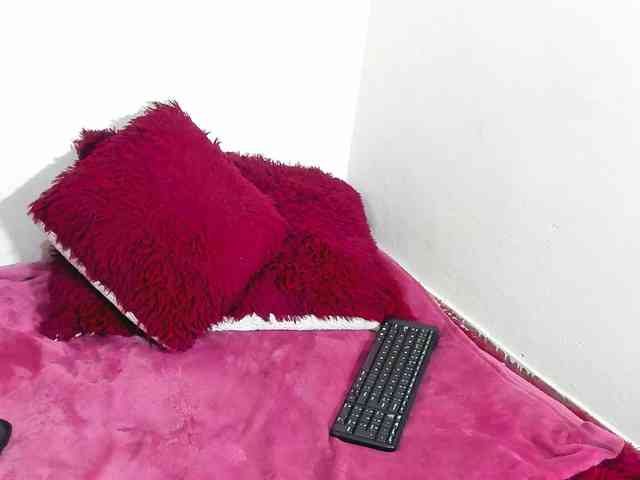 Ariel-Pink webcam