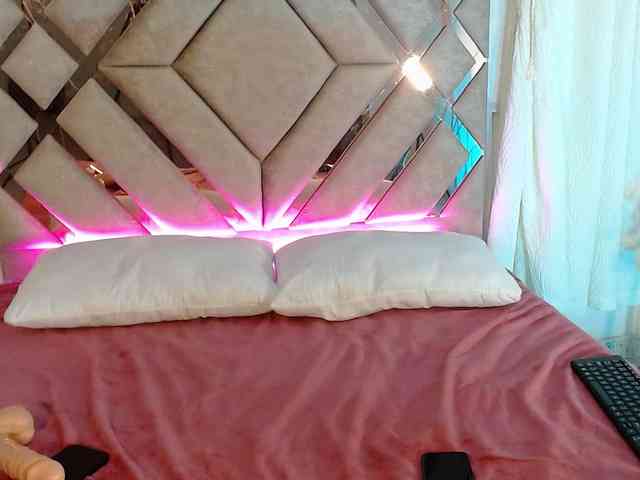 Ariel-Pink webcam