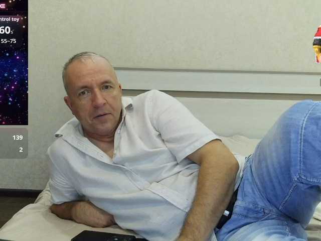 Aleksg live cam preview