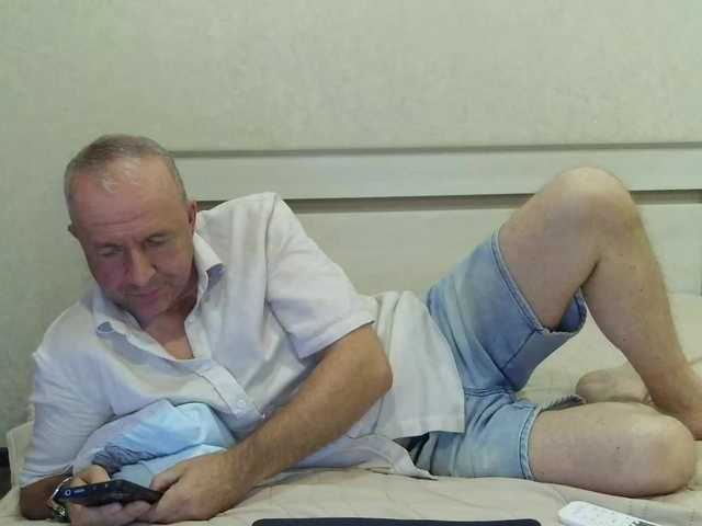 Aleksg live cam