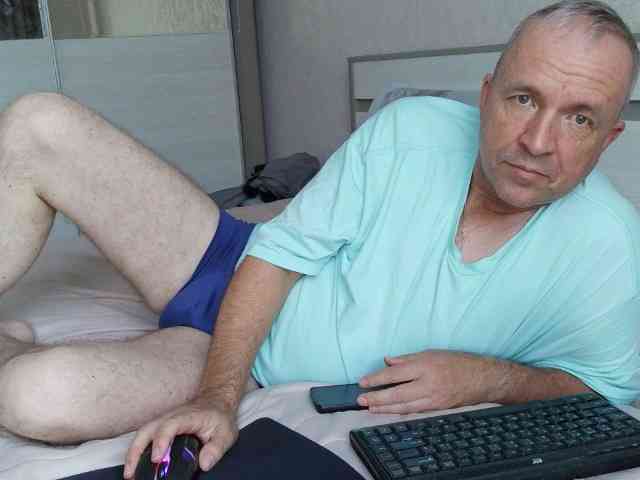 Aleksg Live Webcam on BongaCams