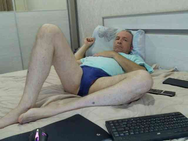 Aleksg Live Webcam on BongaCams