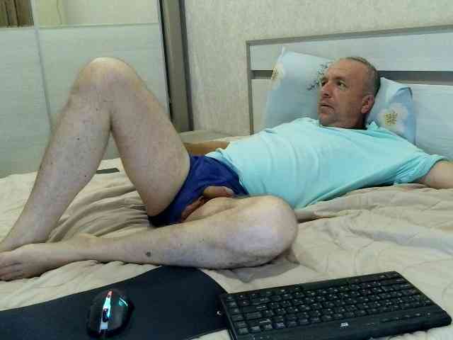 Aleksg Live Webcam on BongaCams