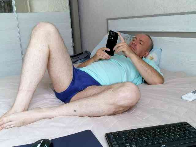 Aleksg Live Webcam on BongaCams