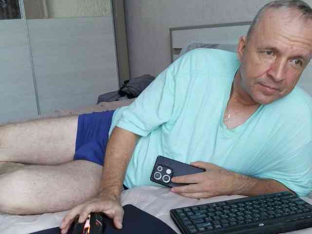 Aleksg Live Webcam on BongaCams
