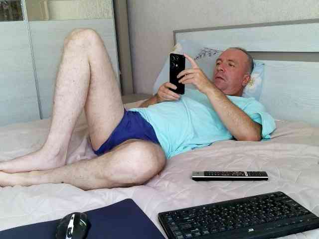 Aleksg Live Webcam on BongaCams