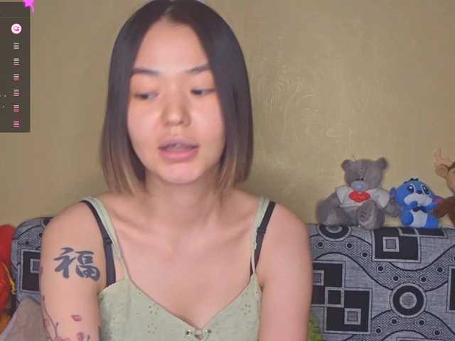 TinyHanzel live cam on BongaCams