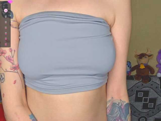 TinyHanzel live cam on BongaCams