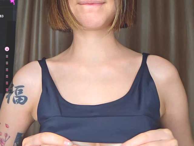 TinyHanzel live cam on BongaCams