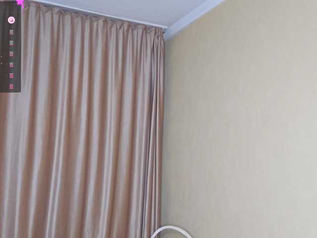 TinyHanzel live cam on BongaCams