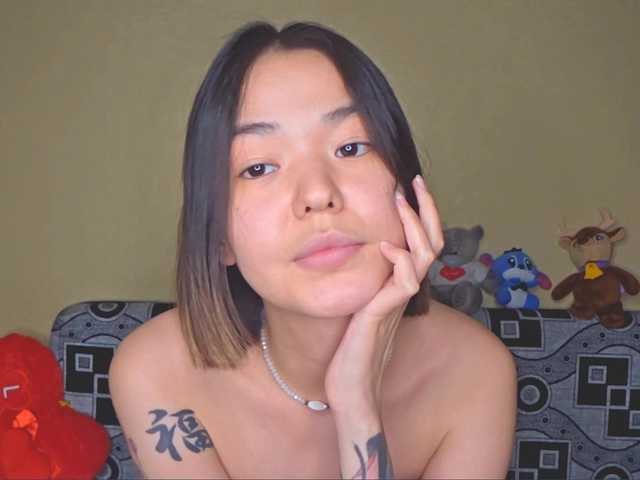 TinyHanzel live cam on BongaCams
