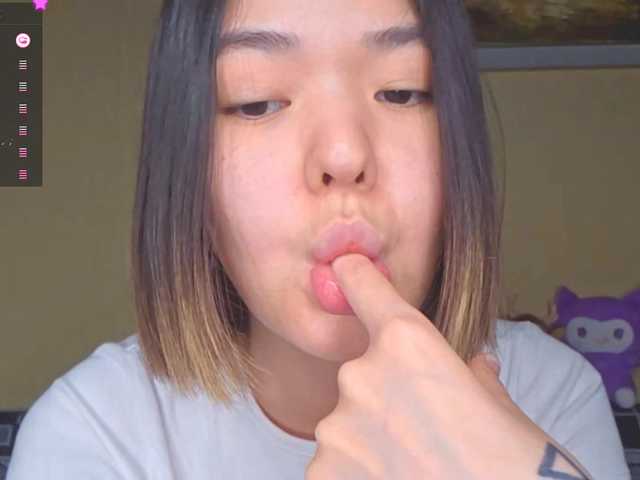 TinyHanzel live cam on BongaCams