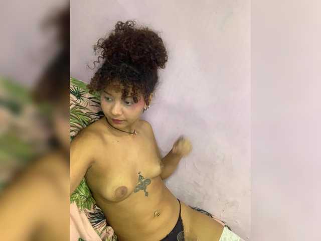 milanxbunny333 live cam on BongaCams