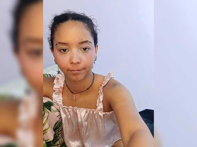 milanxbunny333 live webcam show