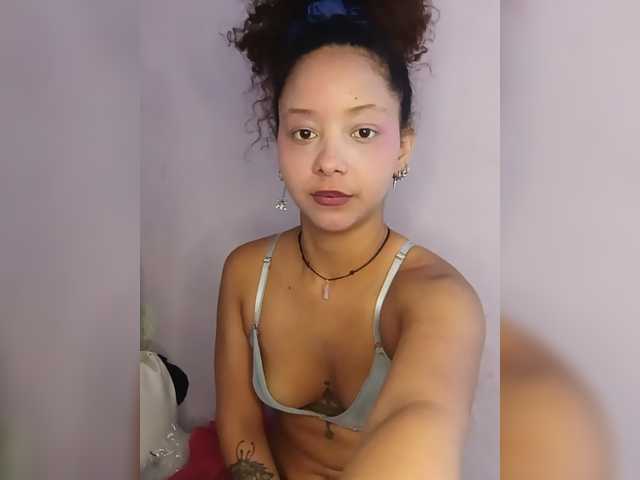 milanxbunny333 live cam on BongaCams