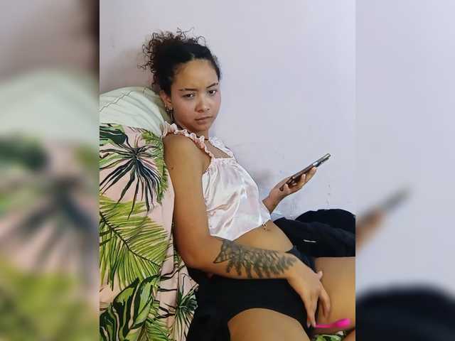 milanxbunny333 live webcam show