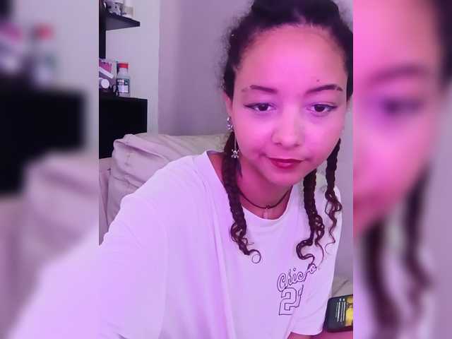 milanxbunny333 live webcam show
