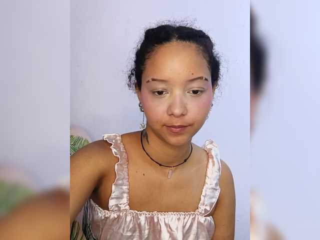 milanxbunny333 live webcam show