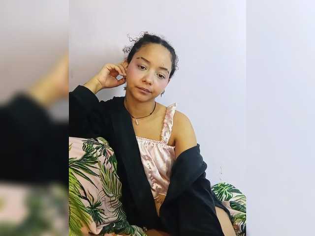milanxbunny333 live webcam show