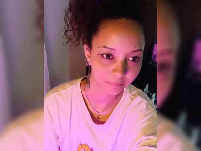 milanxbunny333's live room