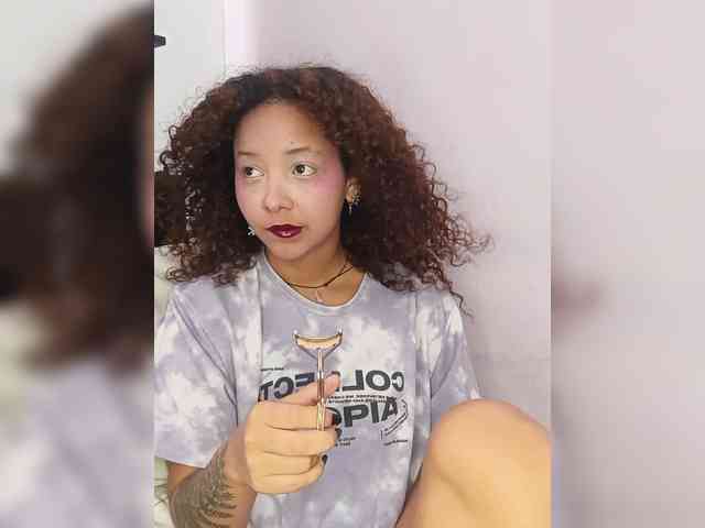 milanxbunny333's live room