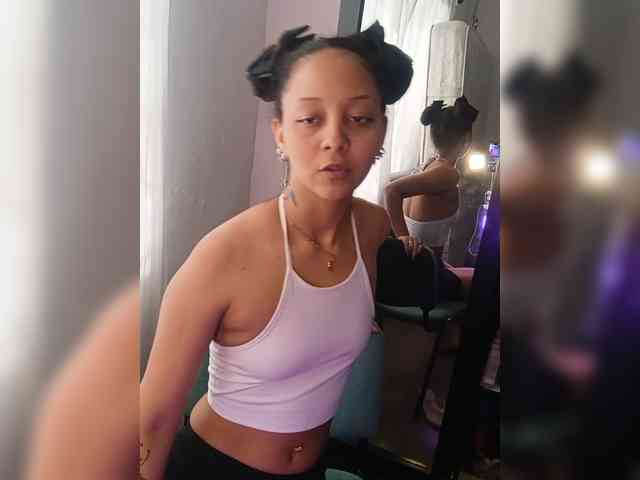 milanxbunny333 Live Webcam on BongaCams