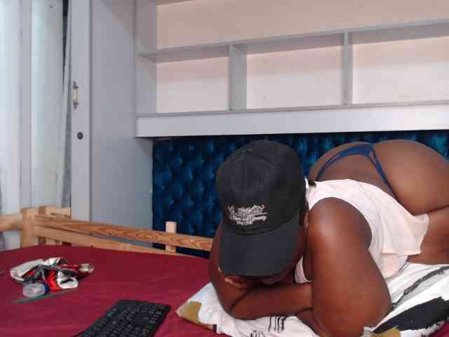 SweetJoy696 webcam