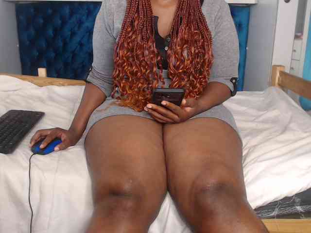 SweetJoy696 webcam