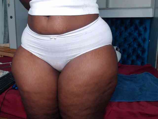 SweetJoy696 webcam
