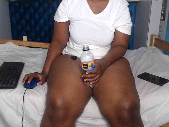 SweetJoy696 webcam