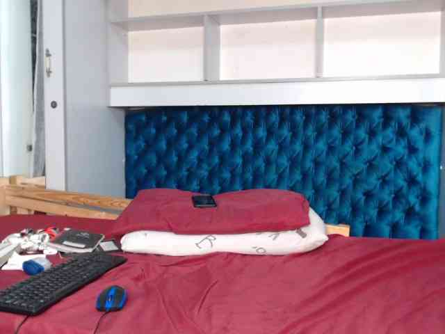 SweetJoy696 webcam