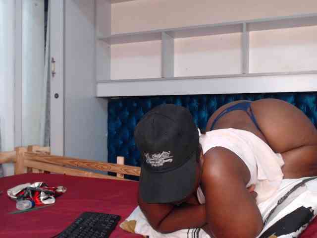SweetJoy696 webcam
