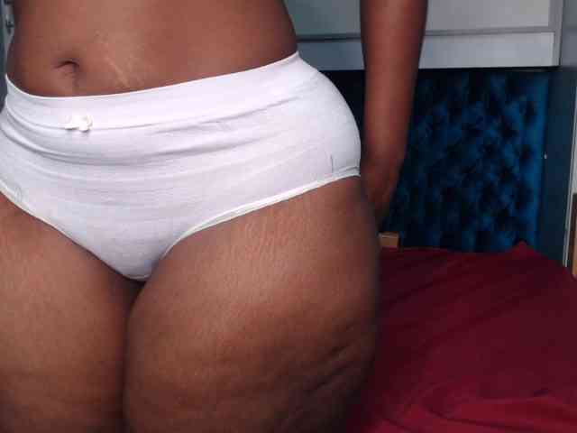 SweetJoy696 webcam