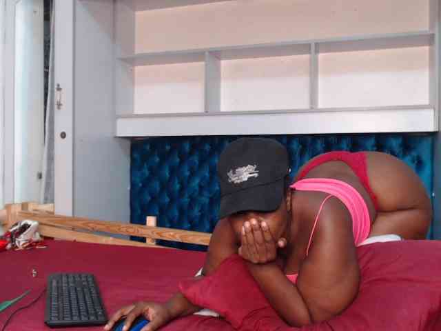 SweetJoy696 webcam