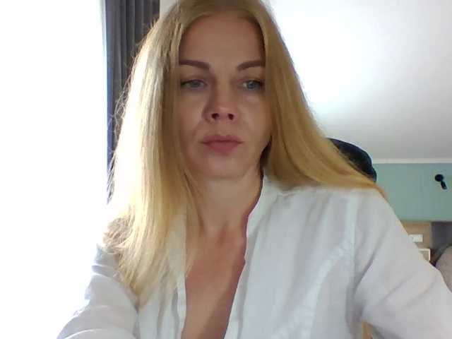 BlondaTina live webcam show