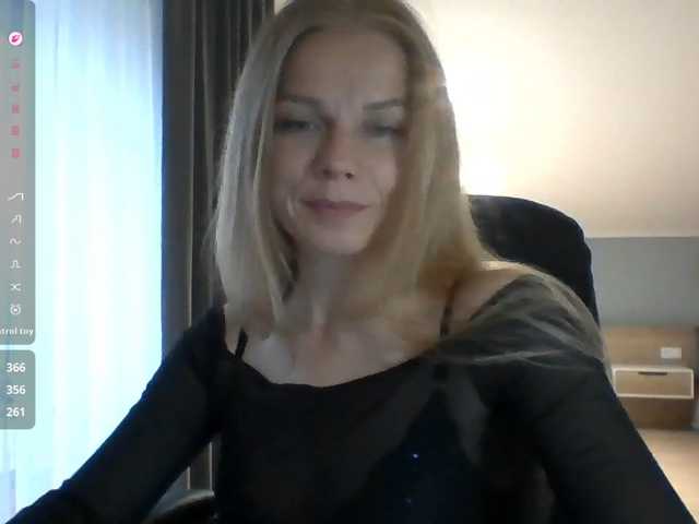 BlondaTina live cam preview
